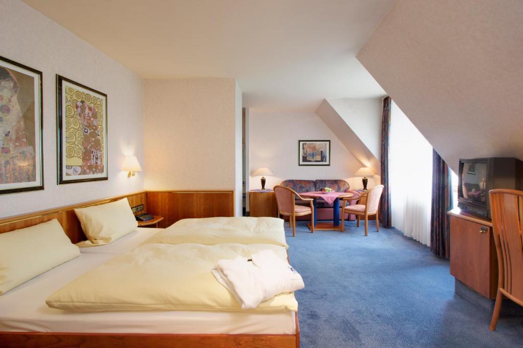 Hotel-Gasthof Die Post Brennerei Frankenhoehe Schillingsfürst Quarto foto